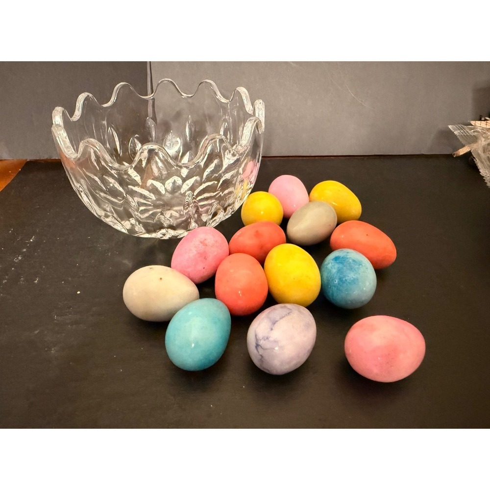 Vintage Scalloped Crystal Glass Bowl with 13 Colorful Decorative Marble Eggs